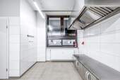 Ausgabefenster in der Küche - 3 Zimmer Gewerbeobjekt (Büro, Produktion, Verkauf) zum Kaufen in Berlin