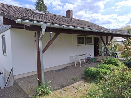Eingang EG.jpg - Einfamilienhaus mit 157,00 m&sup2; in Weinheim zum Kaufen