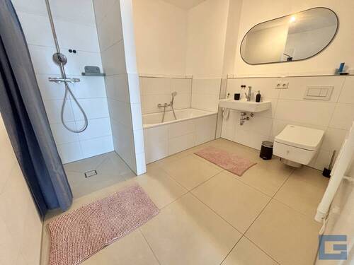 Badezimmer - Etagenwohnung mit 91,40 m&sup2; in Kiel zur Miete