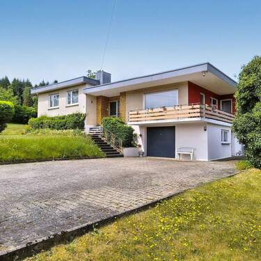 Ansicht - 5 Zimmer Einfamilienhaus zum Kaufen in Nordheim vor der Rhön / Neustädtles