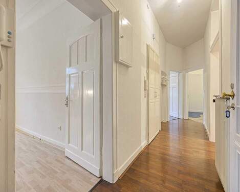 Diele - 3 Zimmer Etagenwohnung zum Kaufen in Ratingen