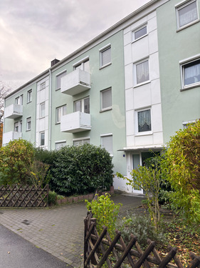 Hauseingang - 2,5-Zimmer-Wohnung mit Balkon & Garage – hell, ruhig, sofort einzugsbereit in Kitzingen