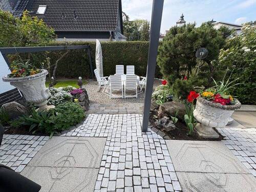 liebvoll angelegters Anwesen - 