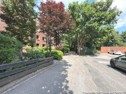 Zugang Haus - 4 Zimmer Etagenwohnung in Quickborn