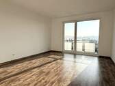 Wohnen - Bezugsfreie Wohnung mit 2 Balkone, Fußbodenheizung und Stellplatz in Finowfurt