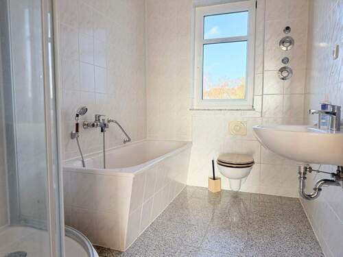 Bad - Etagenwohnung mit 77,50 m&sup2; in Schorfheide zum Kaufen