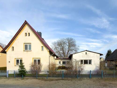 Gebäudeansicht - 9 Zimmer Mehrfamilienhaus, Wohnhaus zum Kaufen in Fürstenwalde/Spree