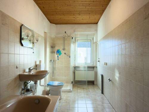 Duschbad im Anbau - 