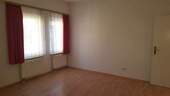 Leeres Zimmer mit Fenster - 