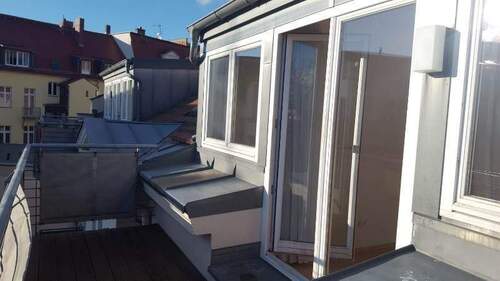 Balkon mit Fensterfront - 2 Zimmer Etagenwohnung zur Miete in Görlitz