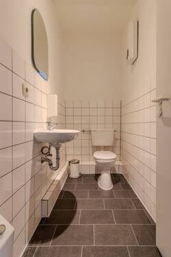 WC - 