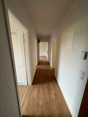 Flur - Etagenwohnung mit 64,00 m² in Kaiserslautern zur Miete