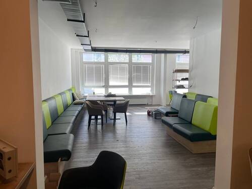 Erweiterung Ausstellung/Büro im Obergeschoß - 