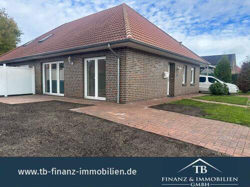 Bild 1 - Ebenerdiges Wohnen in Hage - Neuwertige Doppelhaushälfte mit Wohlfühlcharakter #195