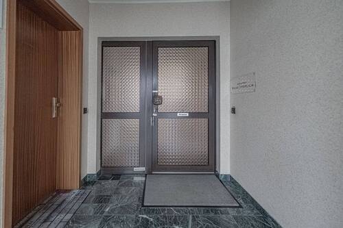 Eingangstür zur Einheit.jpg - 