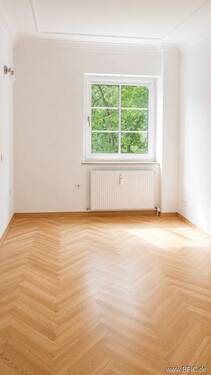 Schäringer Zimmer 2 - Etagenwohnung mit 101,00 m&sup2; in München zur Miete
