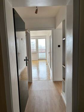 Bild 2 - Helle 2 Zimmer Wohnung, München Fürstenried inkl. absperrbare Einzelgarage