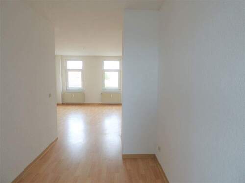 Blick ins Wohnzimmer - Etagenwohnung mit 56,80 m&sup2; in Leipzig zur Miete