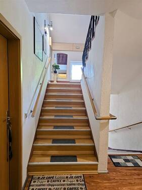 Treppe zur 1. Etage - 