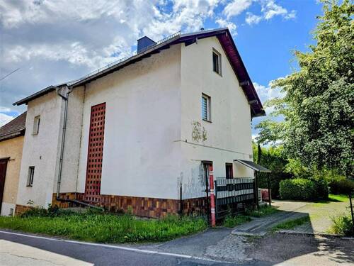 Ansicht Straße/Einfahrt - 