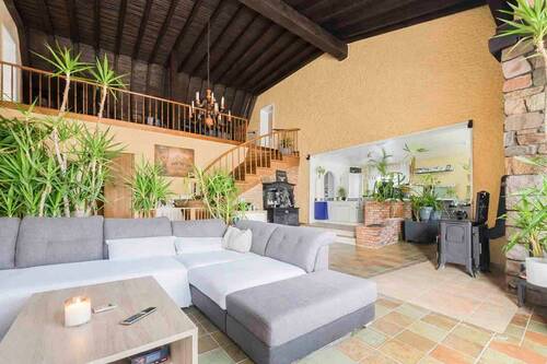 Wohnzimmer mit Galerie - Einfamilienhaus in Gründau zum Kaufen