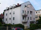 Wohnhaus Einfahrt an Ostfassade - 2 Zimmer Etagenwohnung in Gotha