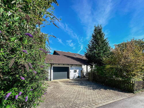 Haus Straßenansicht - 