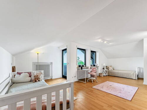 Schlafzimmer / Kinderzimmer DG - 