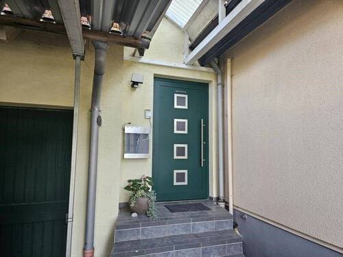 Hauseingang - Etagenwohnung mit 205,00 m² in Babenhausen zum Kaufen