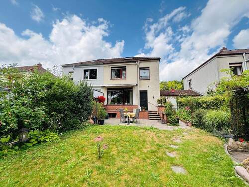  Titelbild - Ein Zuhause, das alles hat - Doppelhaushälfte in Klein Hehlen sucht neue Eigentümer! (AG-1020-181)