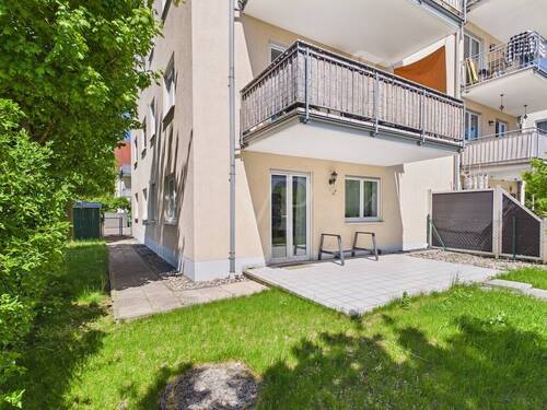Titelbild - Exklusive 3 ZKB ETW mit herrlichem Garten in ruhiger, stadtnaher Wohnlage