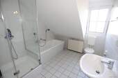 Dusch- und Wannenbad - 