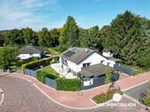 Gartenansicht - Reserviert - Modernisiertes Einfamilienhaus in Rodenberg - Großzügiges Wohnen mit Pool und Sauna