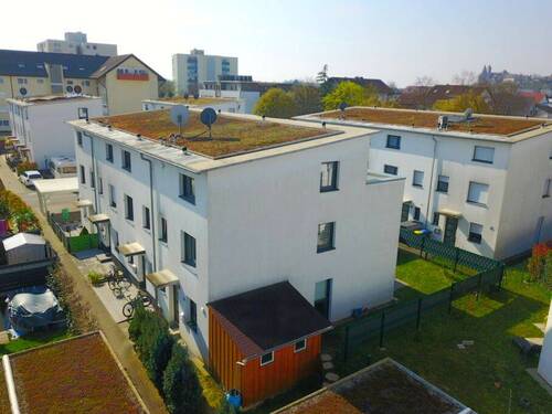 Außenansicht_Drohne2.jpg - 4 Zimmer Reihenendhaus zum Kaufen in Breisach am Rhein