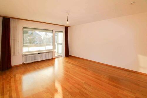 Wohnzimmer - 2 Zimmer Etagenwohnung zum Kaufen in Dachau