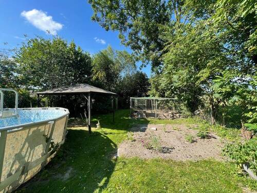 Garten_Blick_in_Richtung_Feld - 