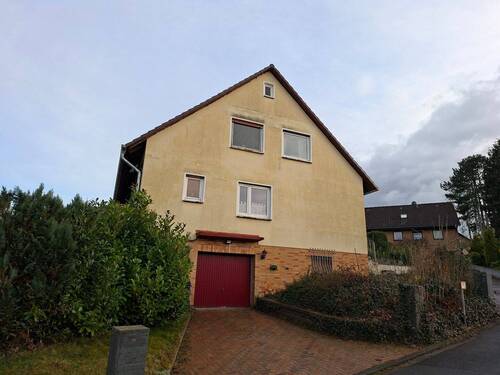 seitl. Ansicht - Garage - 6 Zimmer Einfamilienhaus in Fuldatal