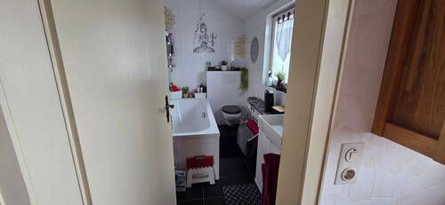OG - Bad mit Wanne - WC.jpg - 