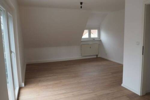 Zimmer mit Balkon DG - 