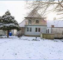 Modernisierungsbedürftiges Ein- bis Zweifamilienhaus auf parkähnlichem Grundstück in Frechen-Bachem