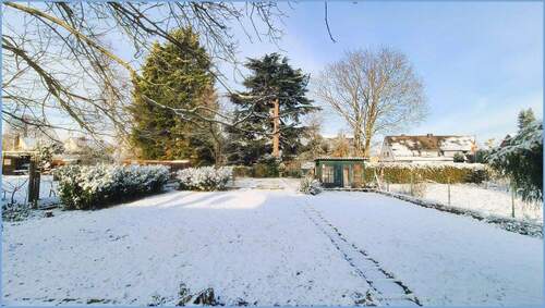 Blick in den Garten - 7 Zimmer Einfamilienhaus zum Kaufen in Frechen
