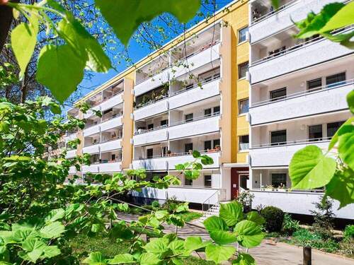 Hausansicht - Unser Angebot: 4-Raum-Wohnung zum Verlieben!