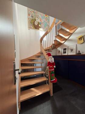 Innenaufgang zur oberen Etage - 