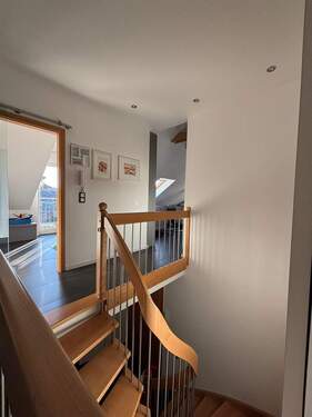 Innenaufgang zur oberen Etage - 