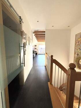 Innenaufgang zur oberen Etage - 