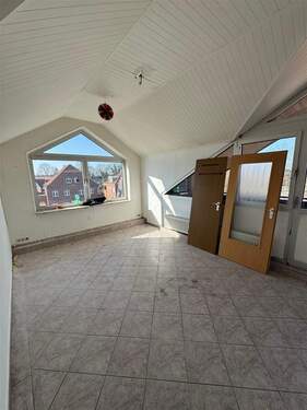 Wohnzimmer - 2 Zimmer Etagenwohnung in Papenburg