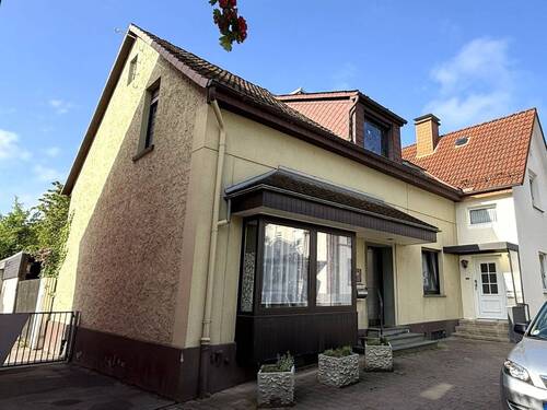Seitenansicht - 7 Zimmer Einfamilienhaus zum Kaufen in Barntrup