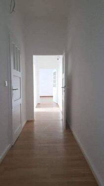 Flur zum Hauptbad und Schlafbereich - 