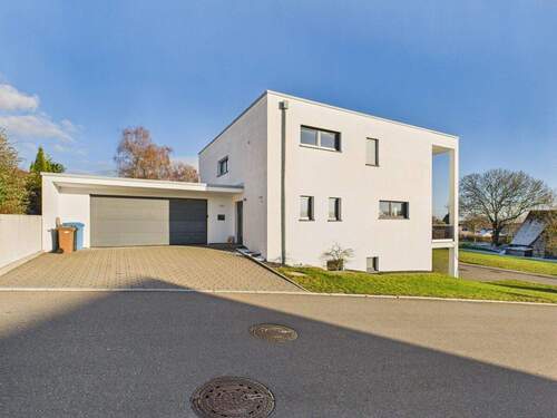 Eingangsbereich - 7 Zimmer Einfamilienhaus zum Kaufen in Dunningen