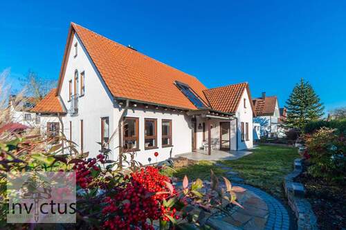 Bild 1 - Architektur, Raum und Lebensqualität in NSU Neuberg Cooles EFH, mit Garten und Garage, sofort frei